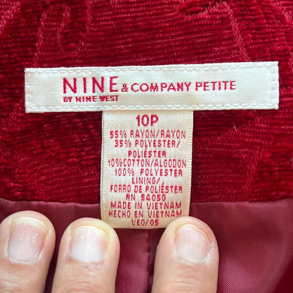 Nine West & Company Red Embossed Velvet Blazer Lined Velour Paisley 10P Jacket - Picture 3 of 10